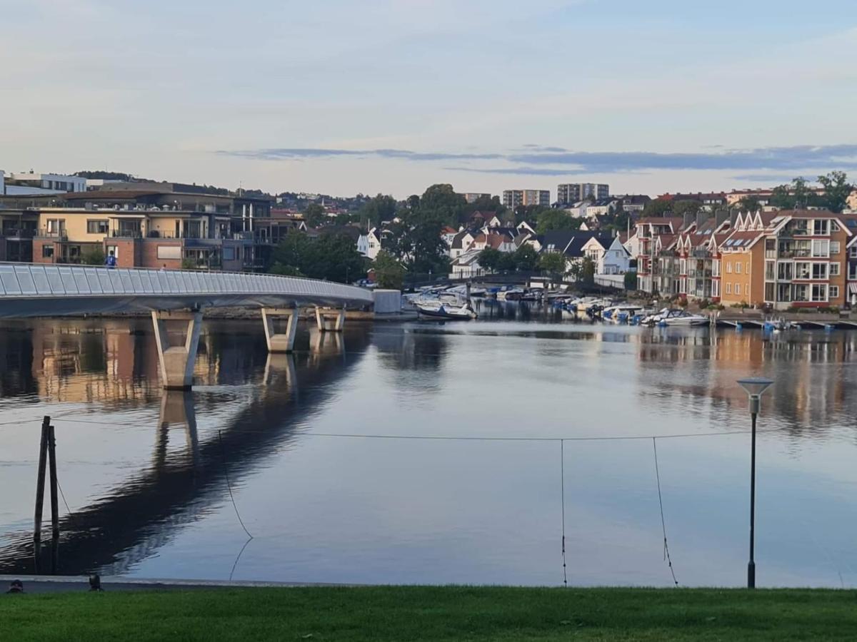 Stylish Apartment With Beautiful Views Of The River, Beach Nearby Kristiansand Exteriér fotografie